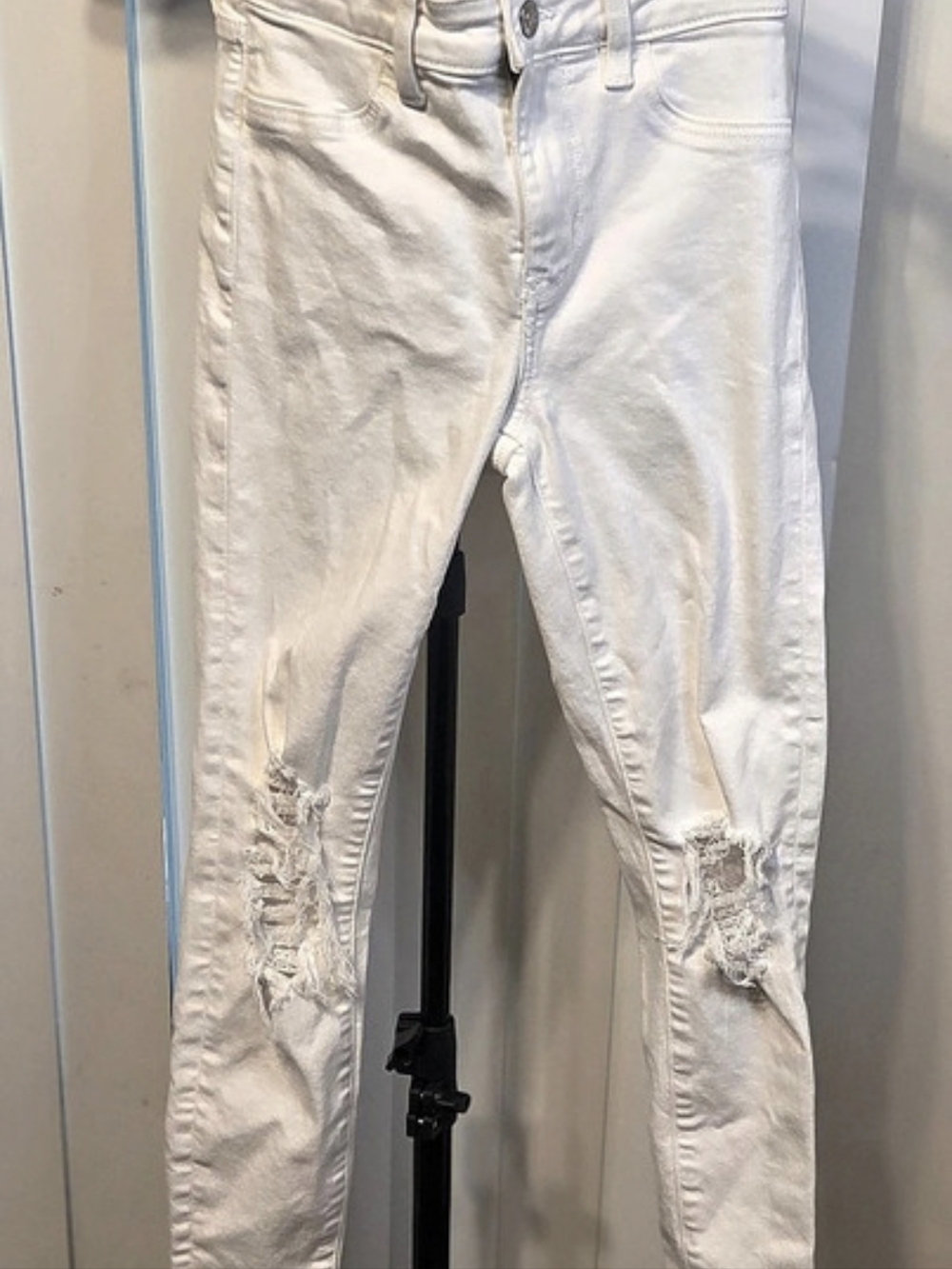 American Eagle Next Level Skinny Distressed Skinny Jeans in White Size 2 Short